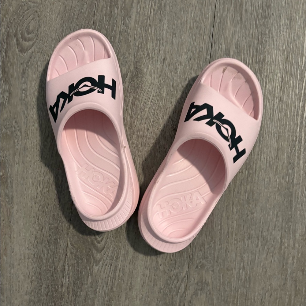 Hoka athletic slidea